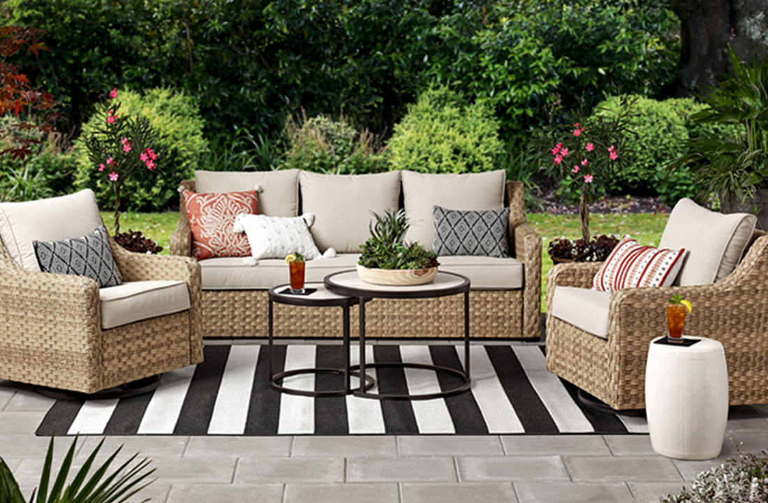 Different Ways Of Choosing The Best Outdoor Sofa.